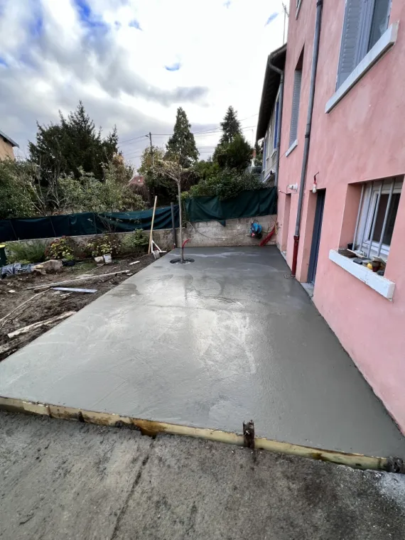 Dalle béton sur Oullins EURL PACHAL Jeoffrey Paysagiste 